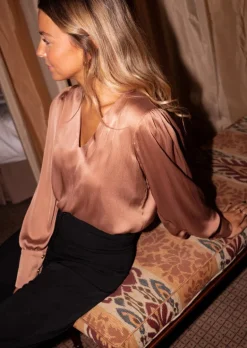 Shop Blouse Angele - Camel - Tissu Satiné - Made in FranceEasy Clothes Femme Chemisiers & Blouses