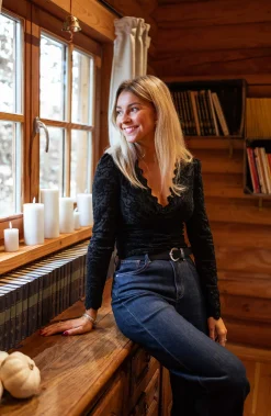 Discount Blouse Noire - Leslie - Dentelle - Col VEasy Clothes Femme Chemisiers & Blouses