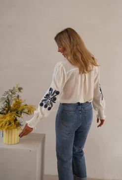 Fashion Blouse Salomé - Écrue & Bleue - BroderieEasy Clothes Femme Chemisiers & Blouses