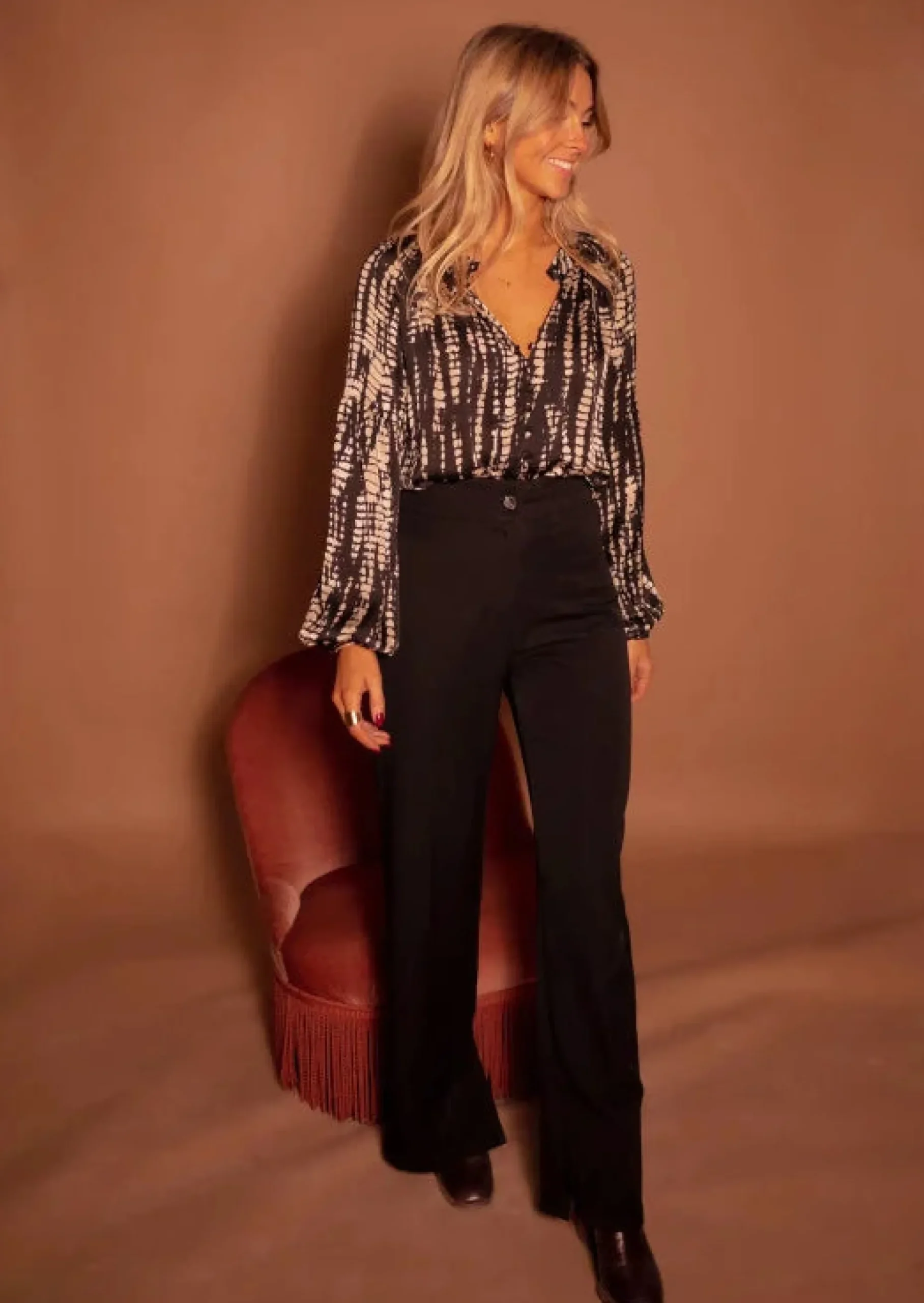 Fashion Blouse Thiam - Noire à Tâches Taupes - Vêtements FemmeEasy Clothes Femme Chemisiers & Blouses