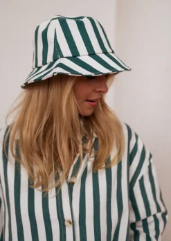Hot Bob Monka à lignes | Bob vert ligné | Prêt-à-porter en ligne | Easy Clothes Bonnets & Gants