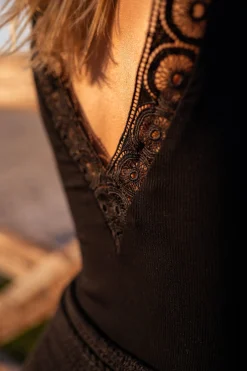 Outlet Body Klaus Noir - Col Rond - Décolleté BrodéEasy Clothes Femme Body & Lingerie