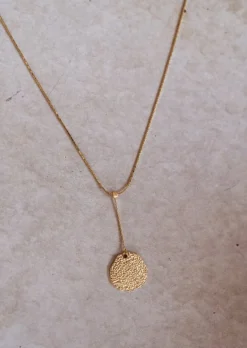 Shop Collier Malla doré | Collier médaillon | Prêt-à-porter en ligne | Easy Clothes Colliers