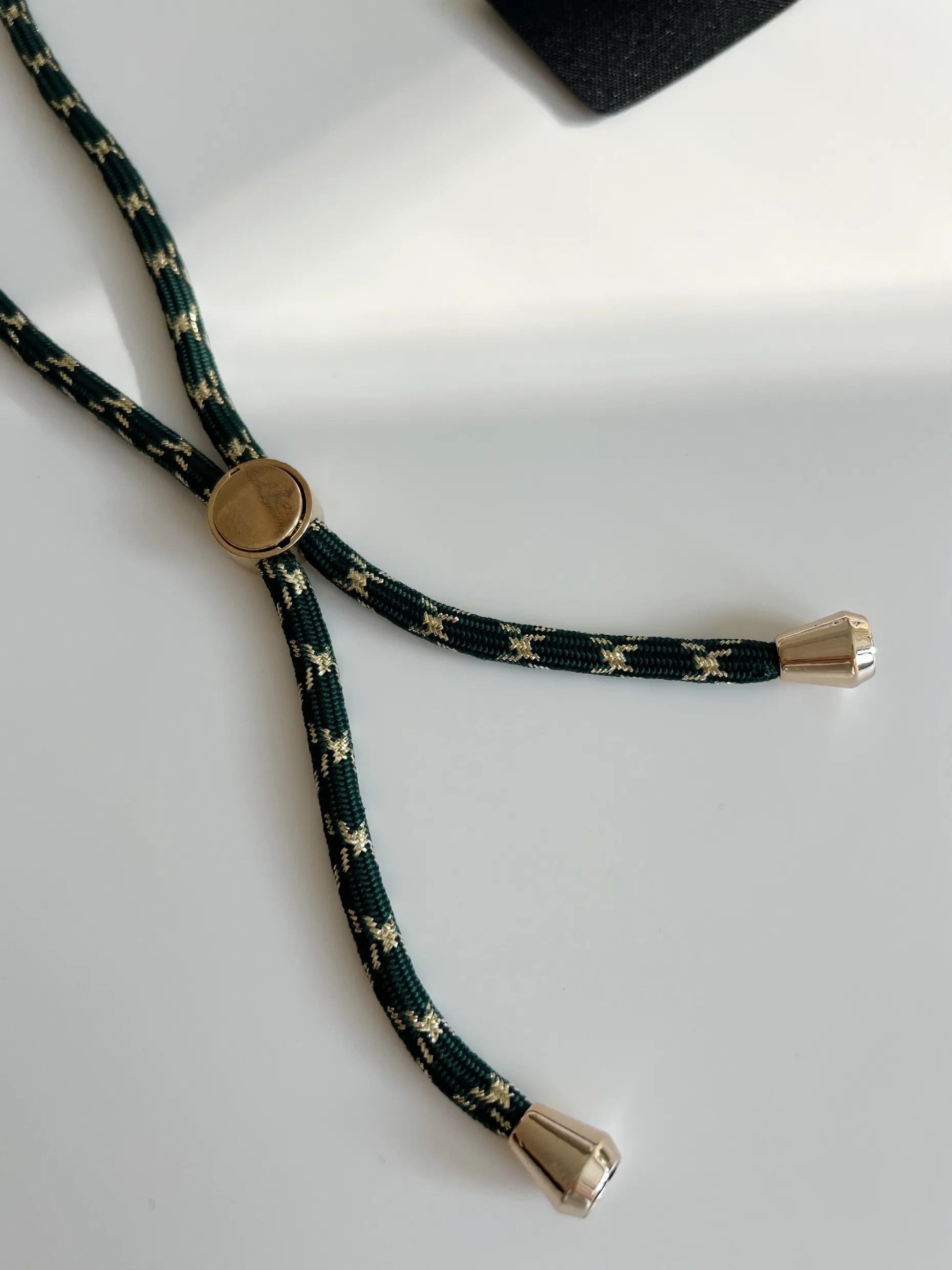 Sale Cordon de téléphone Jora - vert et doréEasy Clothes Accessoires Téléphone