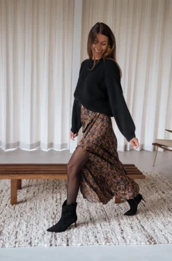 Outlet Jupe Bridget - noire à fleursEasy Clothes Femme Jupes & Shorts