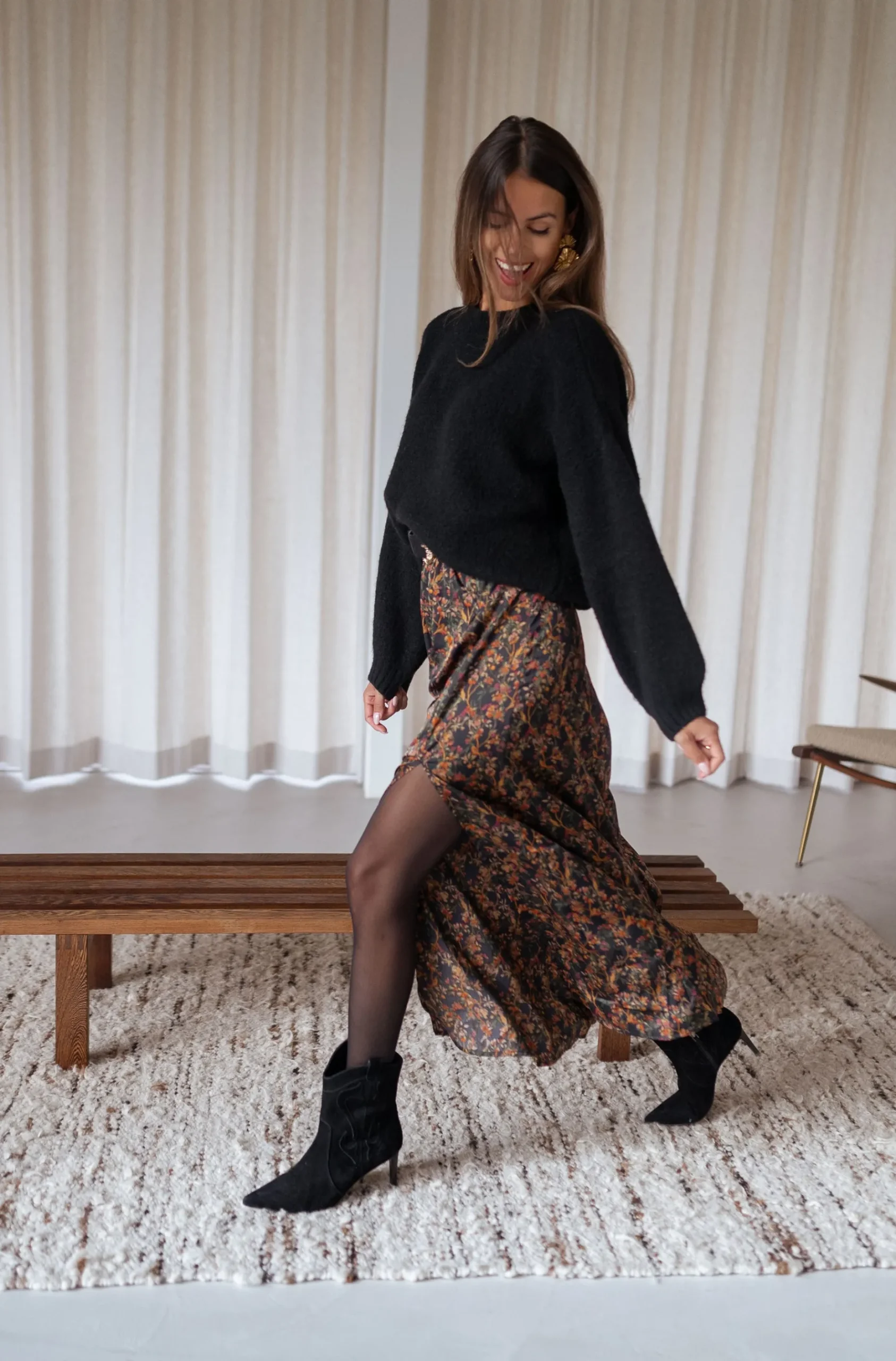 Outlet Jupe Bridget - noire à fleursEasy Clothes Femme Jupes & Shorts