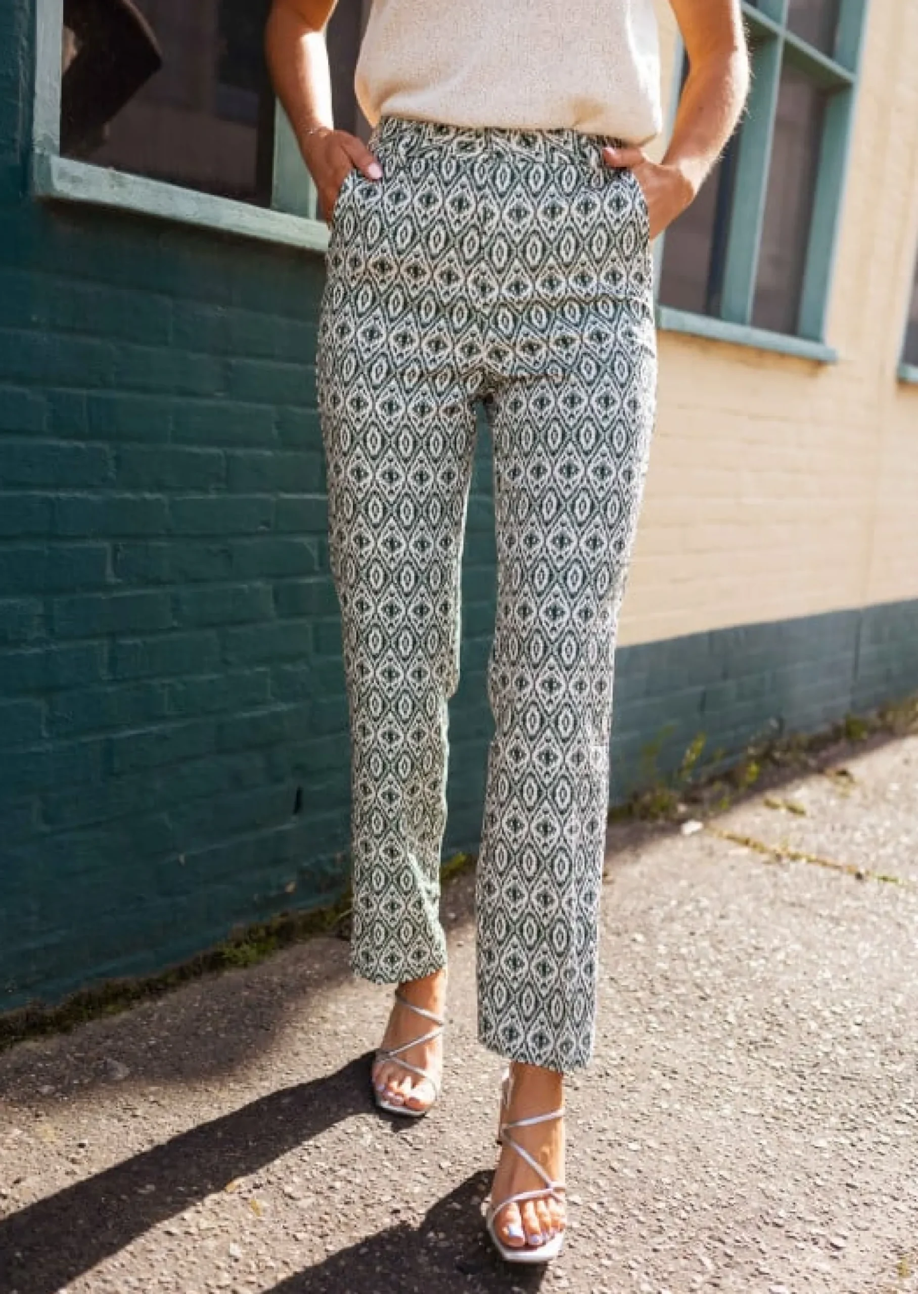 Clearance Pantalon Sanah vert à motifs | Pantalon droit coloré | Prêt-à-porter en ligne | Easy Clothes Femme Pantalons