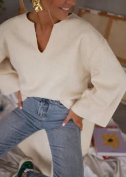 Best Sale Pull Aisha Écru | Col en V | Légèrement LooseEasy Clothes Femme Pulls & Gilets