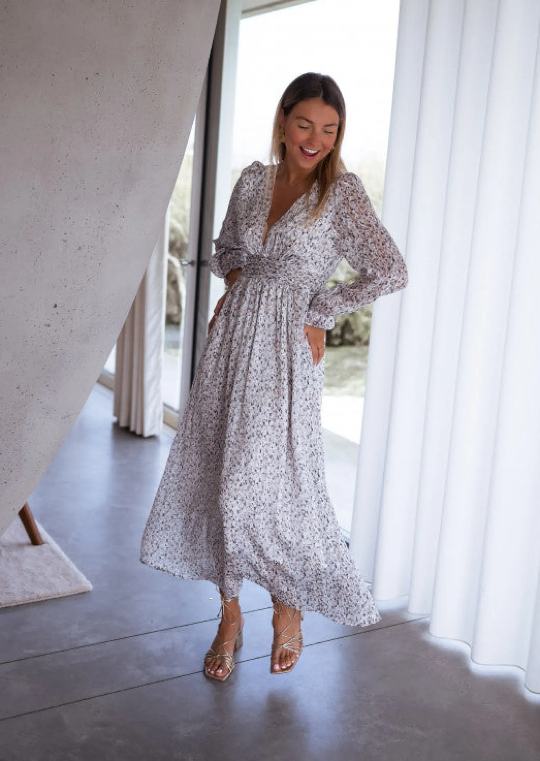Online Robe Rosana grise à motifs | Robe longue fleurie | Prêt-à-porter en ligne | Easy Clothes Femme Robes
