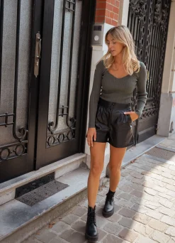 Shop Short Lison - noir en simili cuirEasy Clothes Femme Jupes & Shorts